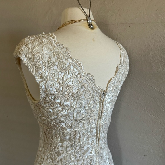 🕊️ Marina Ivory/ Gold Embroidered Lace Overlay Sheath Cocktail Dress — size 8 - Picture 7 of 11
